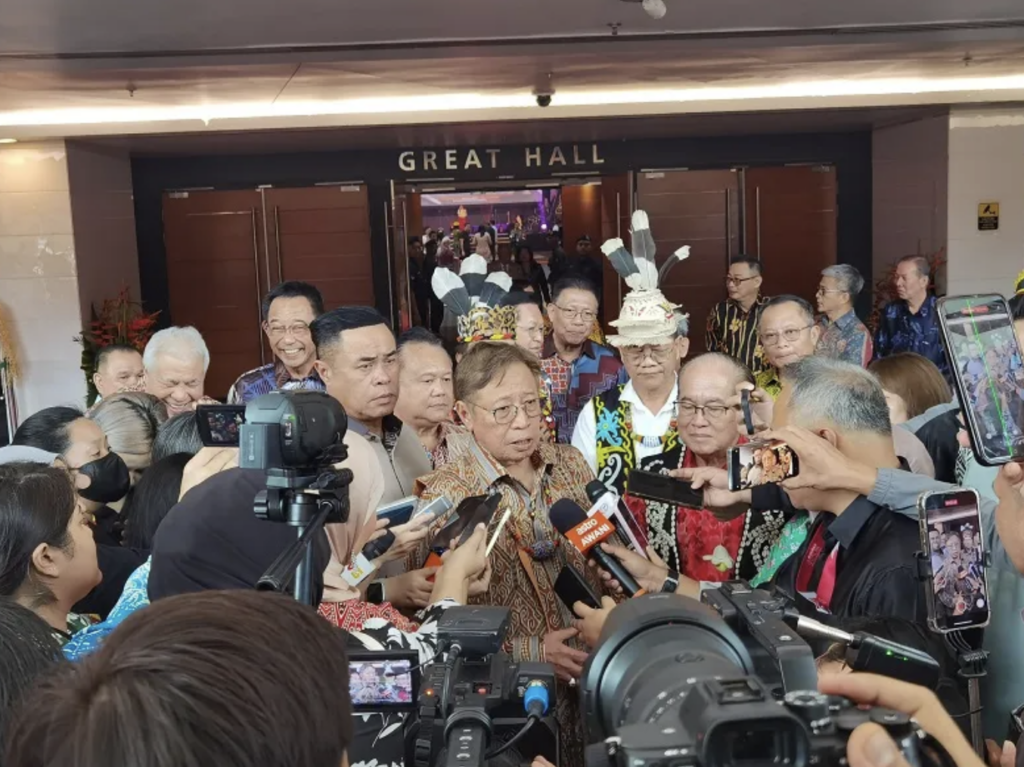 Bagi Meningkatkan Pelaburan Tenaga Hijau, Sarawak Bakal Tubuh Pejabat Di UAE
